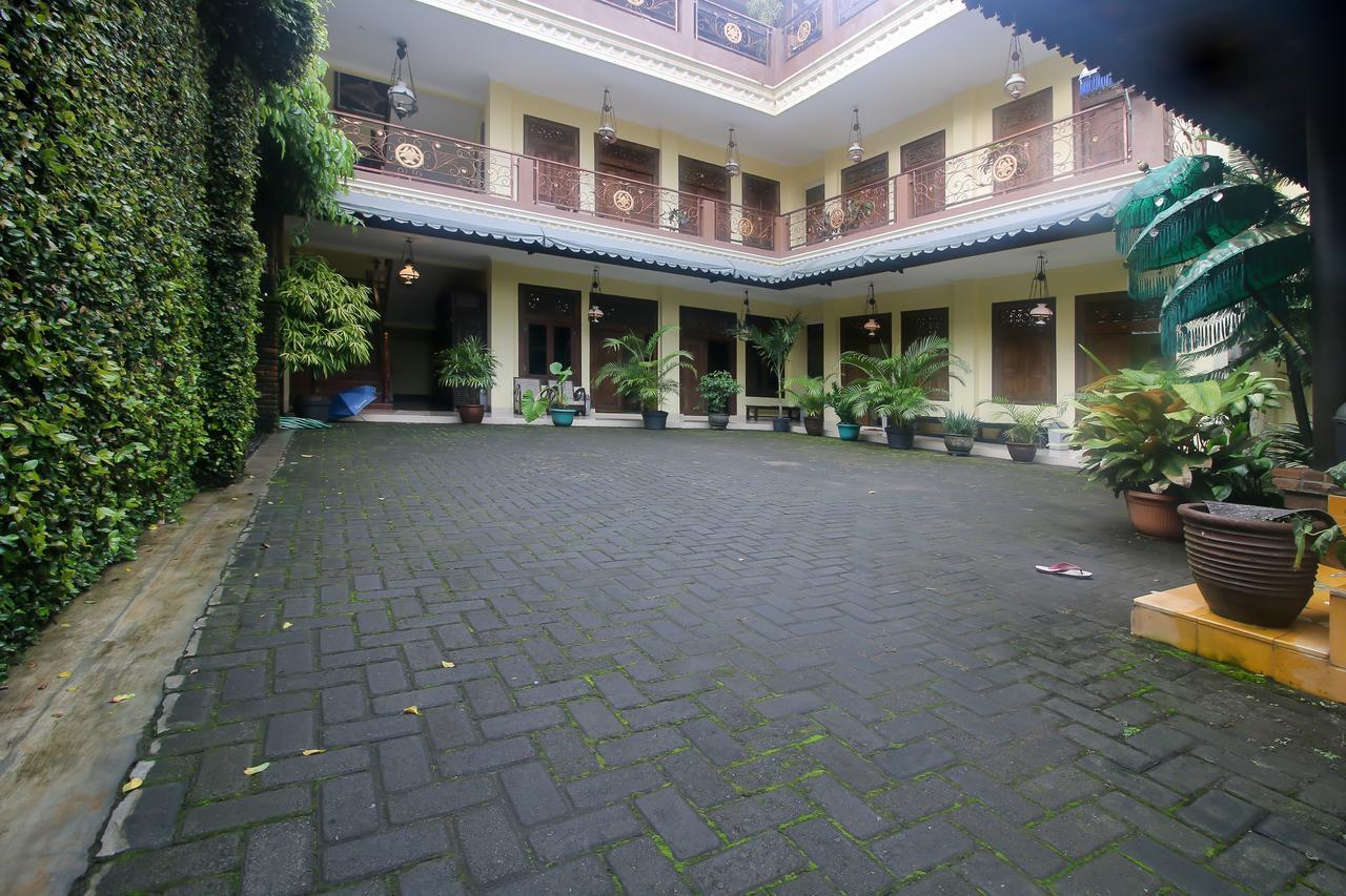 Reddoorz Plus @ Maguwo Yogyakarta Exterior photo